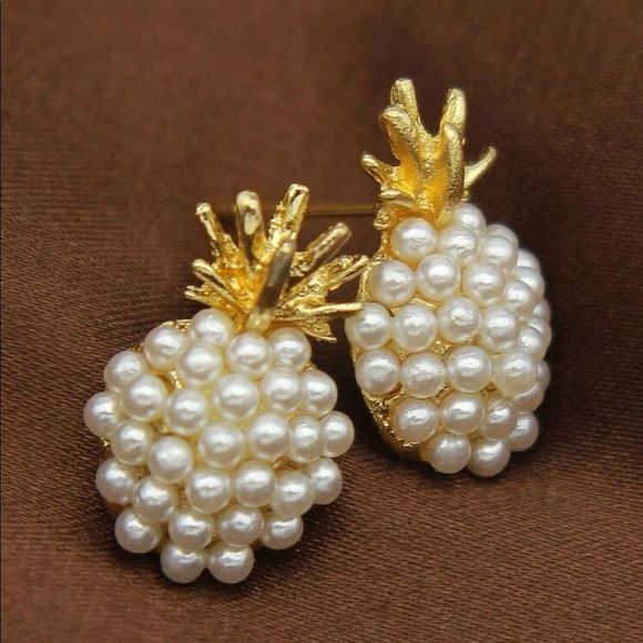 7/$30 Pineapple EARRINGS - Picture 3 of 6